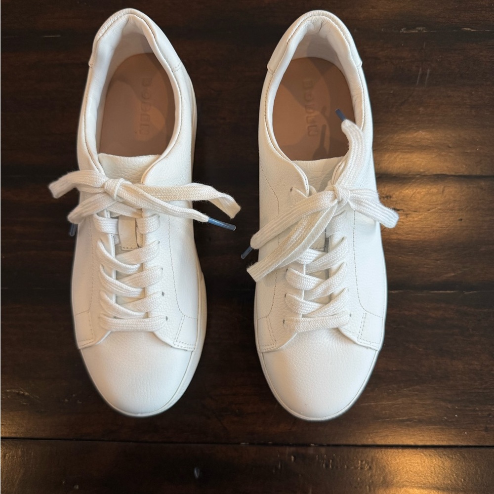 Boden White Lace-Up Women's Sneakers - Picture 10 of 11